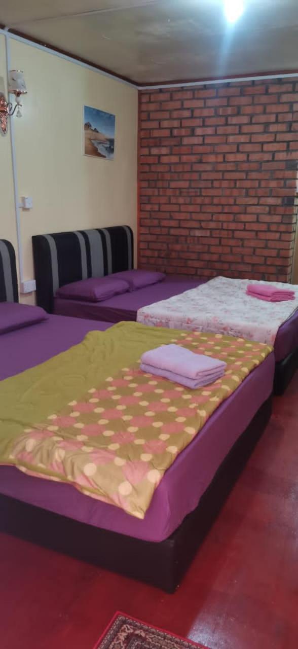 Strawberry Rest House Mesilou Kampong Kundassan Exterior foto