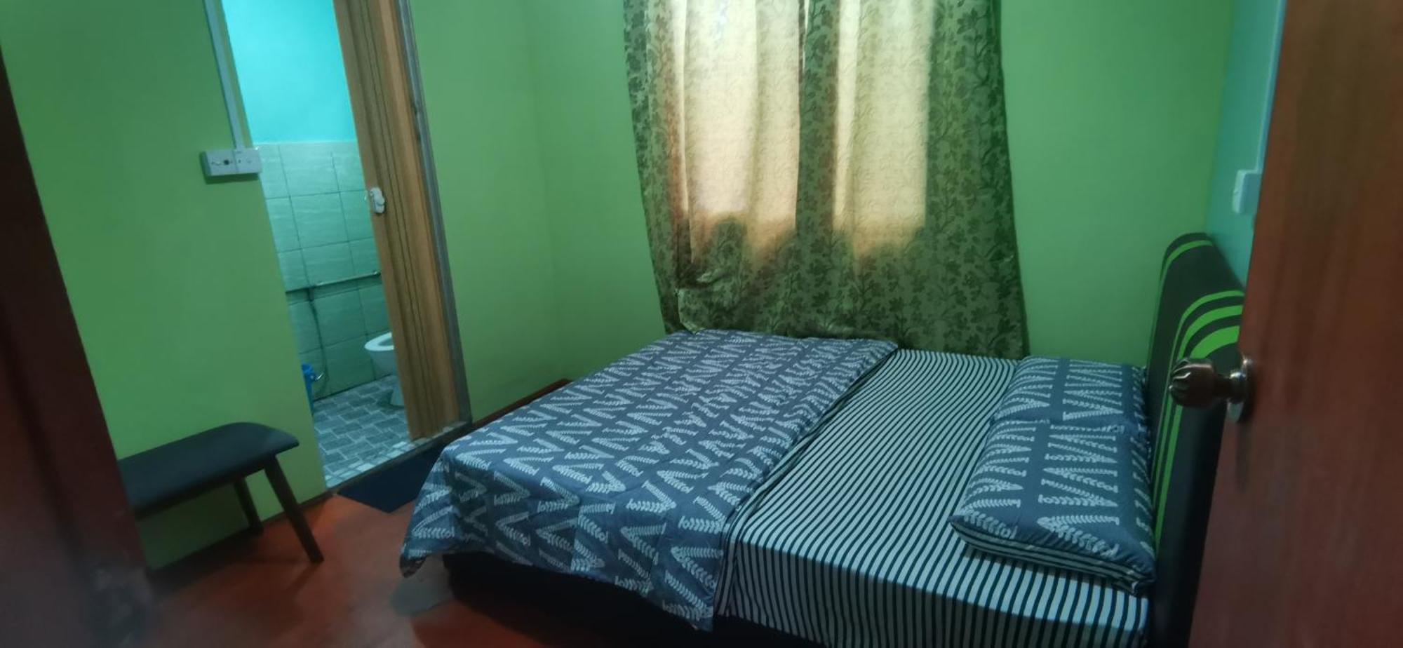 Strawberry Rest House Mesilou Kampong Kundassan Habitación foto