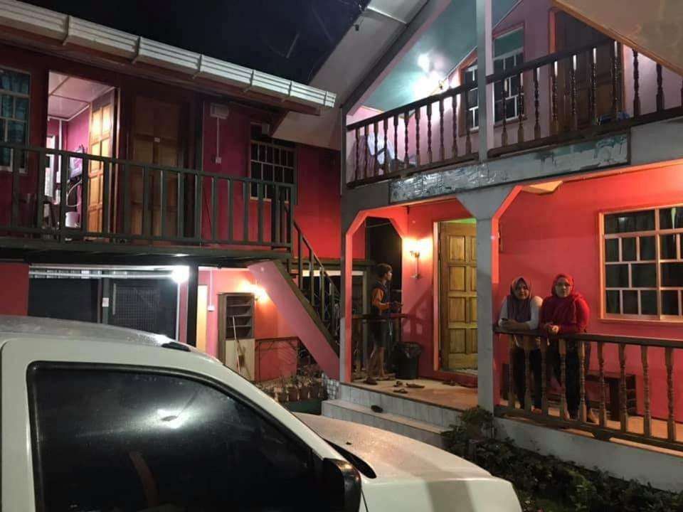 Strawberry Rest House Mesilou Kampong Kundassan Exterior foto
